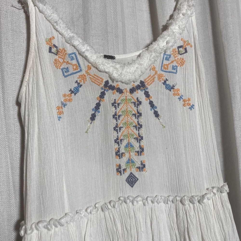 Free People White Embroidery Tiered Ruffle Boho Tank Top S Free-Spirit Festival - Picture 3 of 5